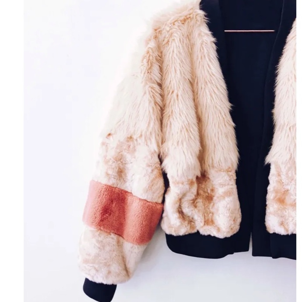 Young Fabulous & Broke Faux Fur Pink Fuzzy Paris Jacket Size Small - Picture 5 of 9
